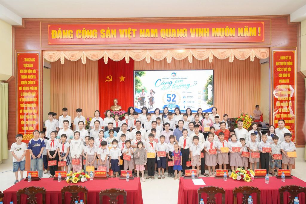 TRAO GỬI NGỌT NGÀO, GIEO MẦM ƯỚC MƠ - Savor Cake đồng hành cùng chương trình trao quà cho học sinh có hoàn cảnh khó khăn tại Cần Thơ