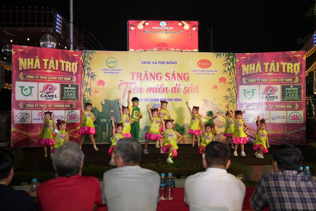 GỬI VỊ NGỌT ĐOÀN VIÊN, LAN TỎA YÊU THƯƠNG – Savor Cake đồng hành cùng “Trăng sáng trên miền di sản” tại xã Phù Đổng