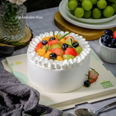 Bánh kem hoa quả nhiệt đới