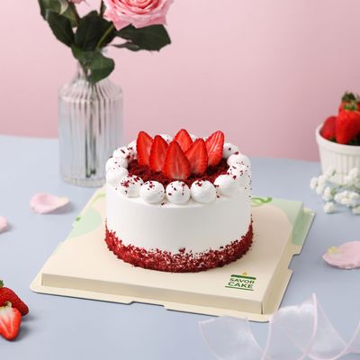 Bánh red velvet tròn dâu Đà Lạt