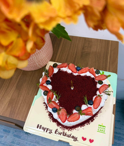banh-kem-tim-red-velvet-kem-sua-chua-hoa-qua_image_2026-10-15_1845422_001