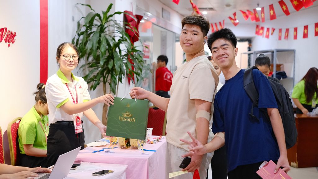 [SAVOR SHARING] GỬI CHÚT NGỌT NGÀO, THẮP SÁNG TUỔI THƠ VIỆT