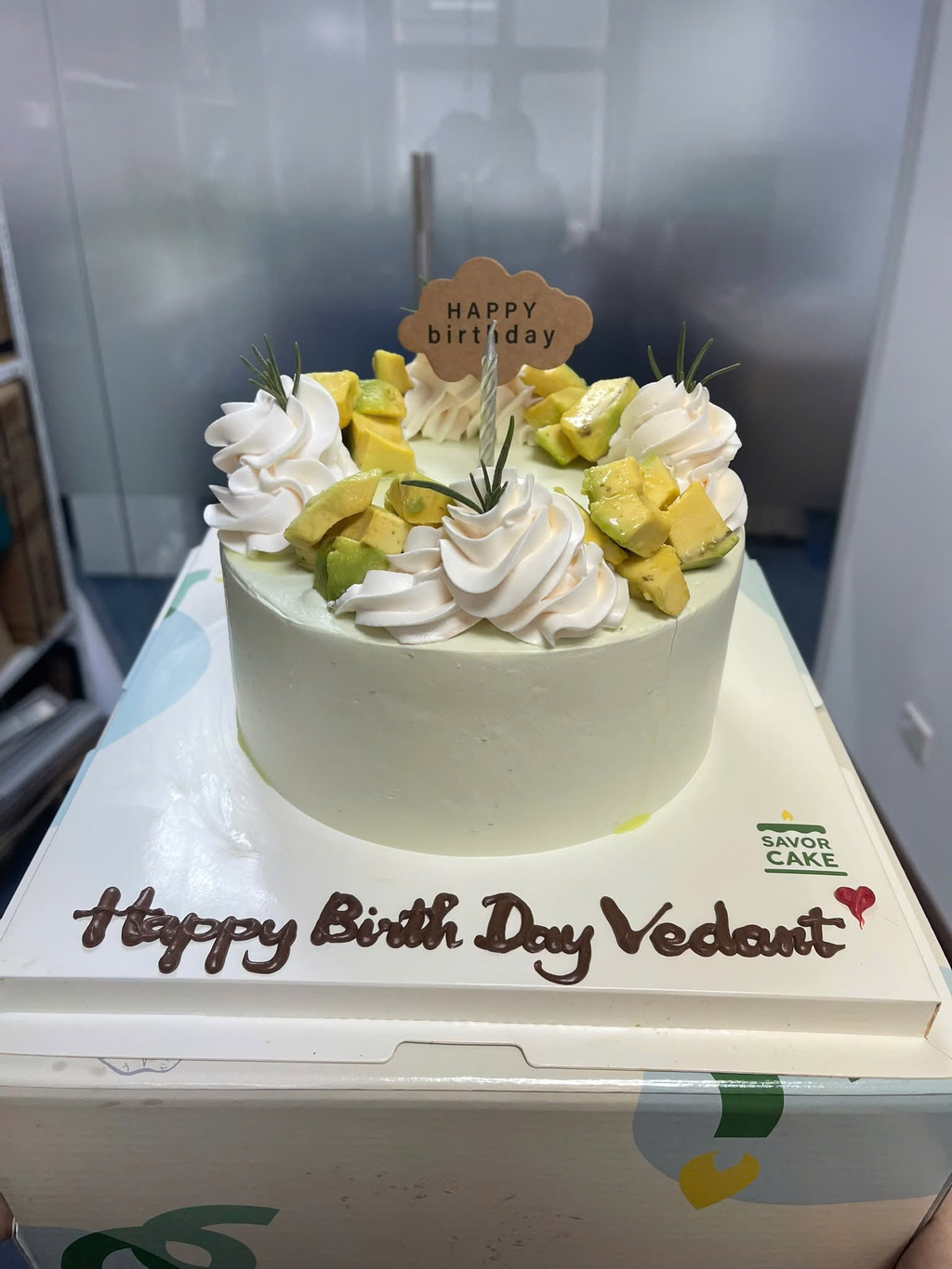 Ảnh feedback đơn 1575803 - Bánh kem bơ size nhỏ 17x7.5cm